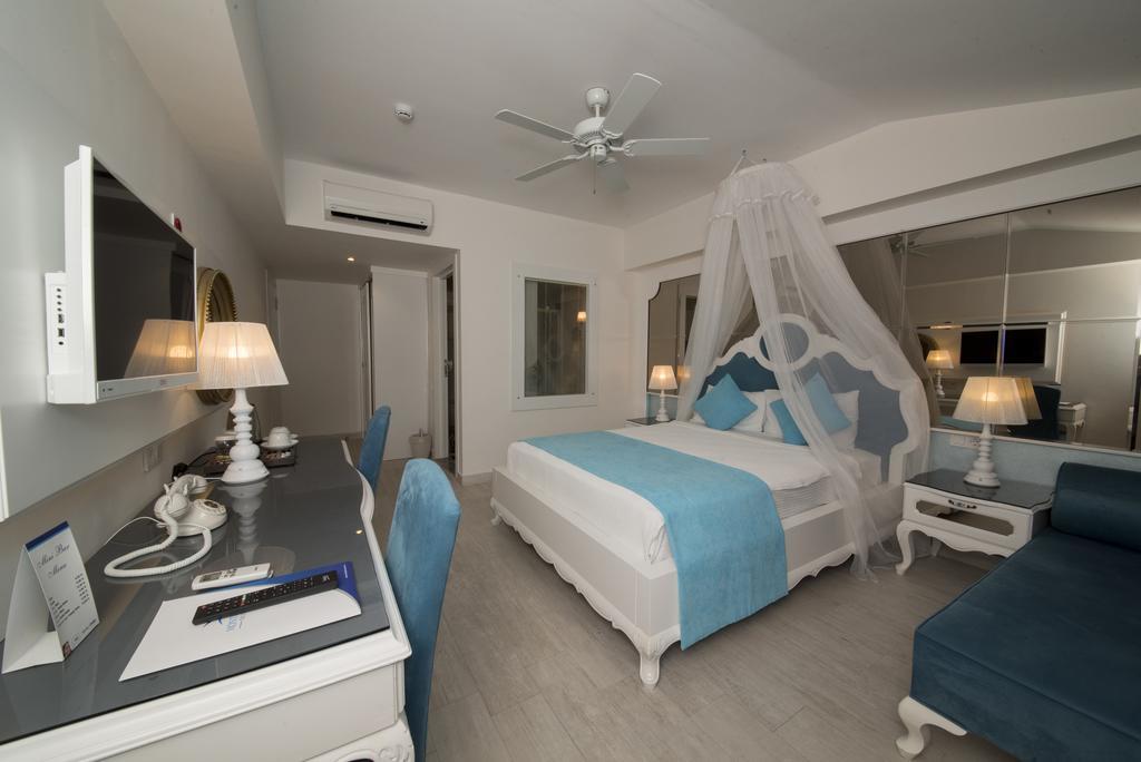 Montebello Deluxe Hotel Ölüdeniz Exterior foto